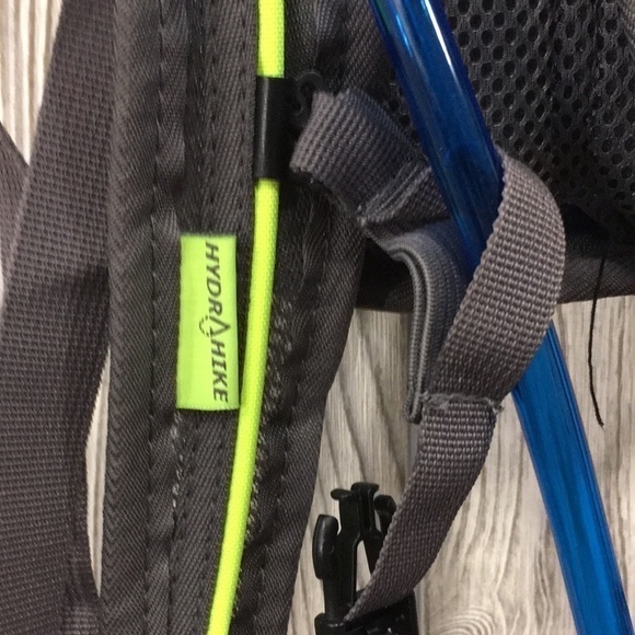 HIGH SIERRA HYDRAHIKE 2L Hydration Backpack Bag - Picture 4 of 8